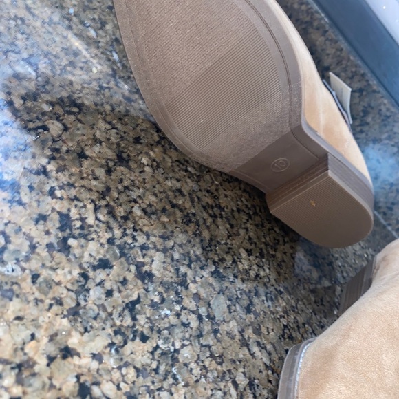 Beautiful size 10 Woman’s Shoes - Picture 5 of 5